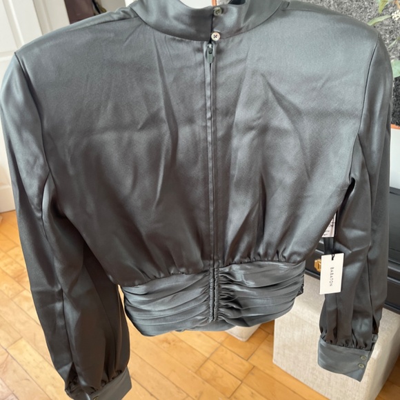 Babaton Satin Aritzia Blouse, BNWT - Picture 5 of 7
